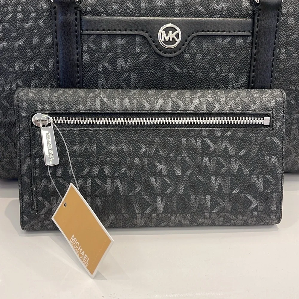 Michael Kors Jet Set Large Signature Logo Tri-Fold Wallet Black  NWT